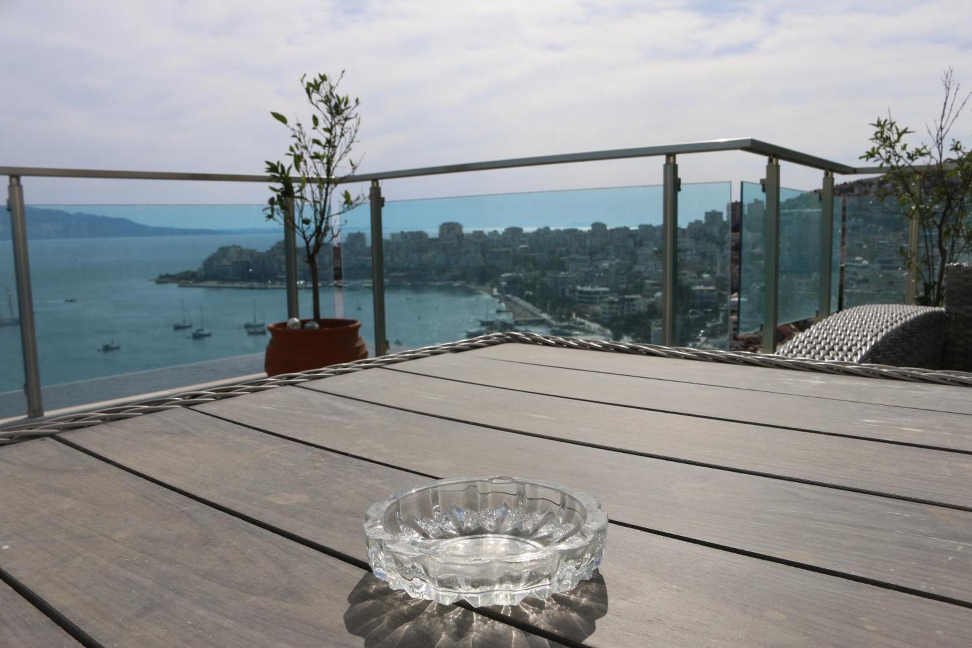Rocknest Sea View Penthouse Sarandë Exterior foto