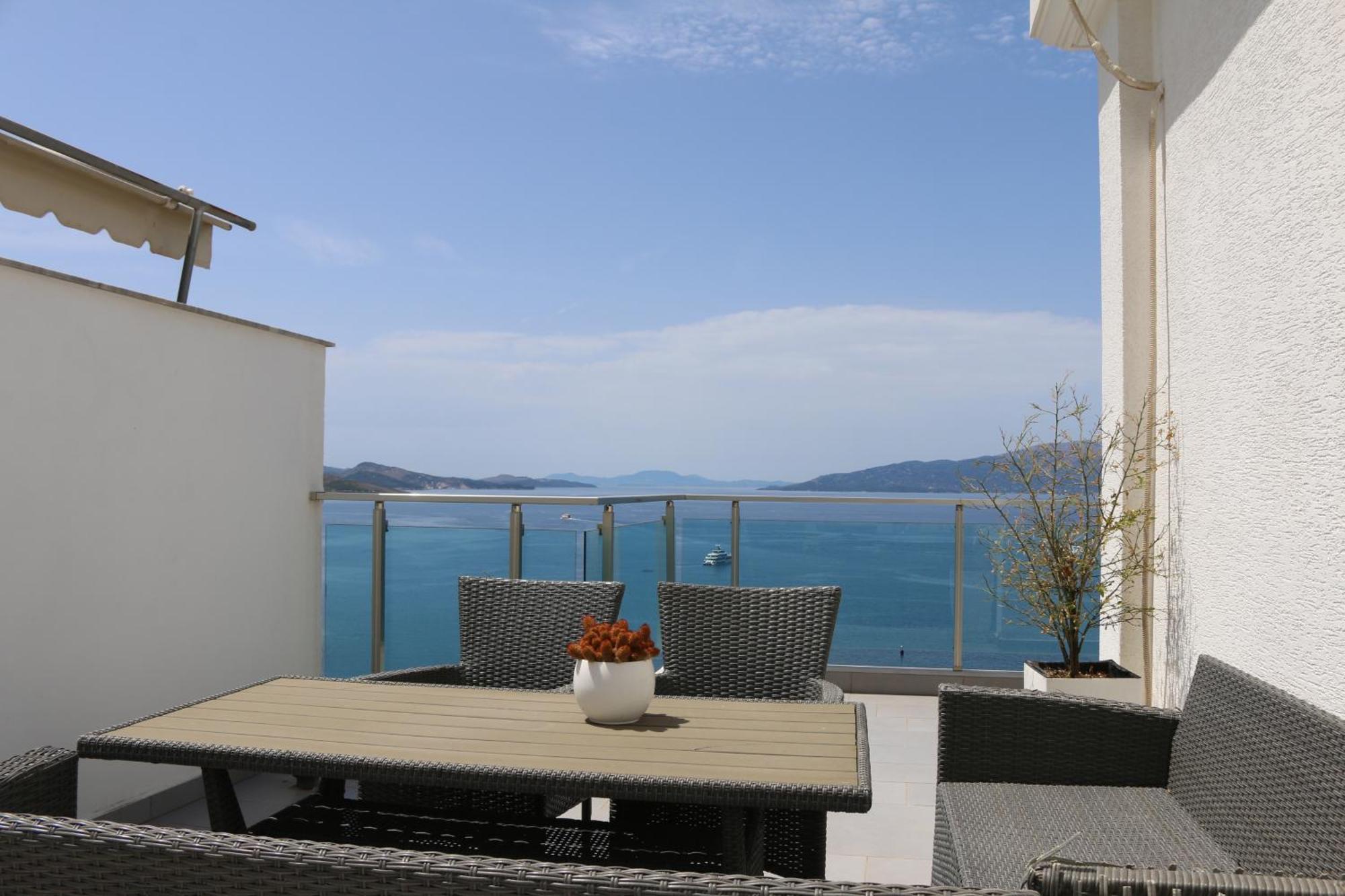 Rocknest Sea View Penthouse Sarandë Exterior foto